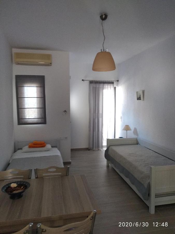 Meltemi Apartment Vourkárion Bagian luar foto
