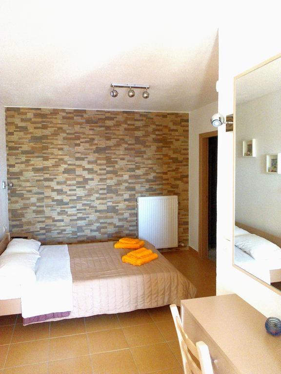 Meltemi Apartment Vourkárion Bagian luar foto
